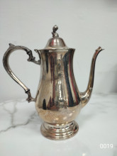 Старинный посеребряный кофейник